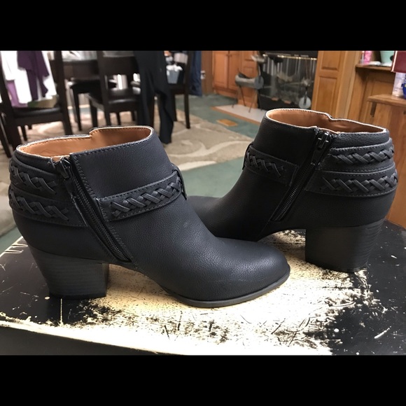 Boots - Picture 2 of 4